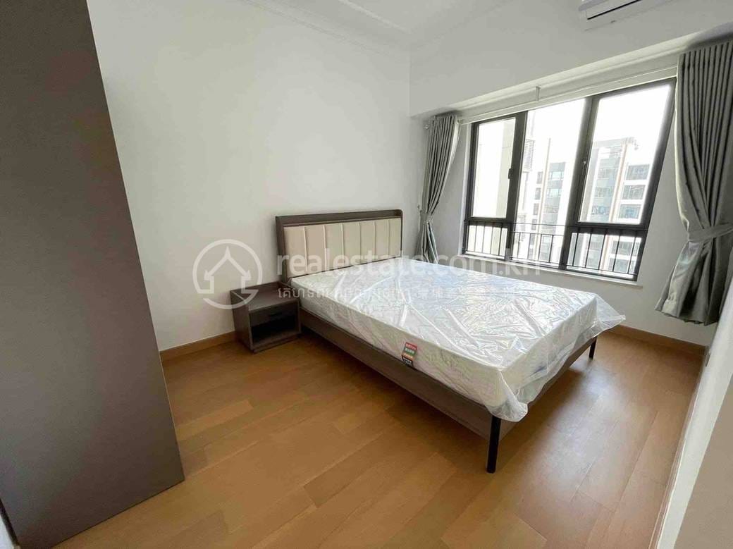 Apartment For Rent with 1 Parking Space