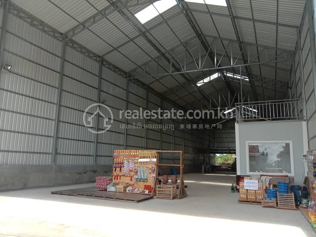 Warehouse For Sale with 1 Parking Space