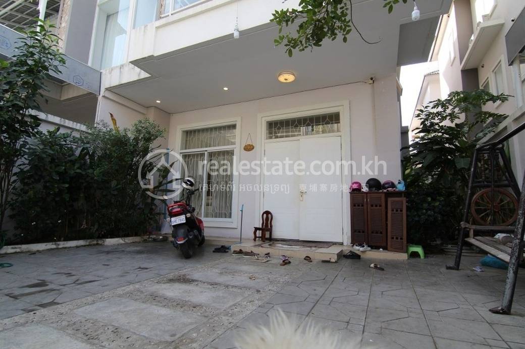 $400,000 Dvojvila