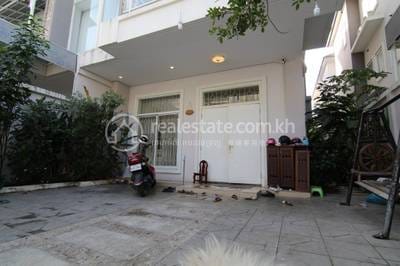 $400,000 Dvojvila