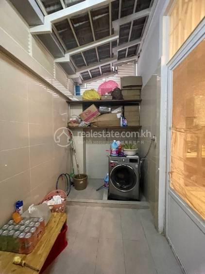 160 sqm Land Size Dvojvila Na prodej for $450,000