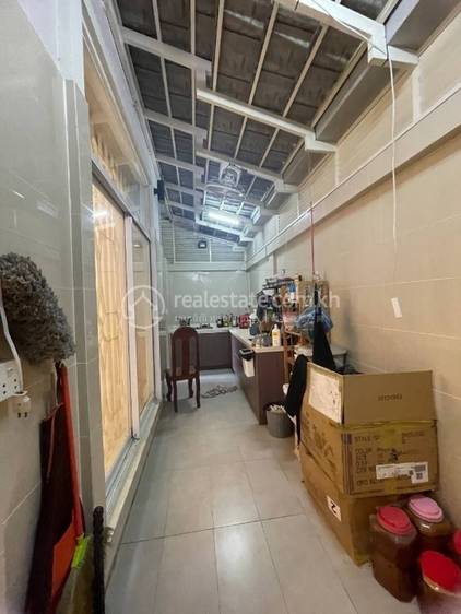 4 Bedrooms Dvojvila Na prodej