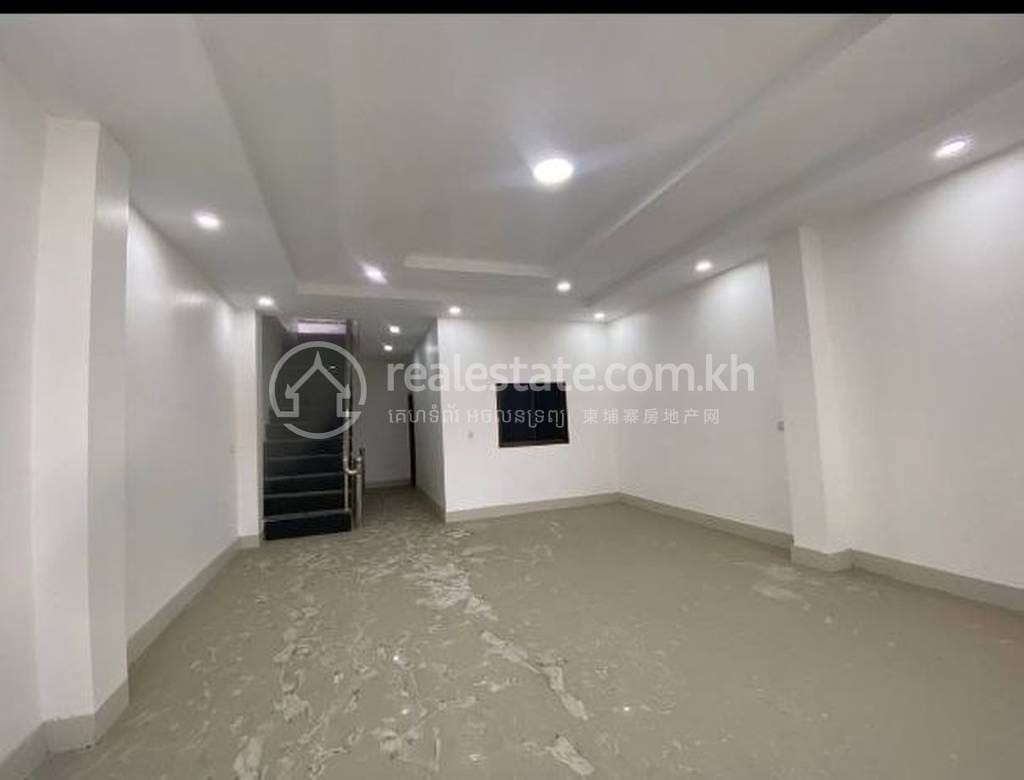 Шопхаус Для Аренды in Chamkarmon $1,300