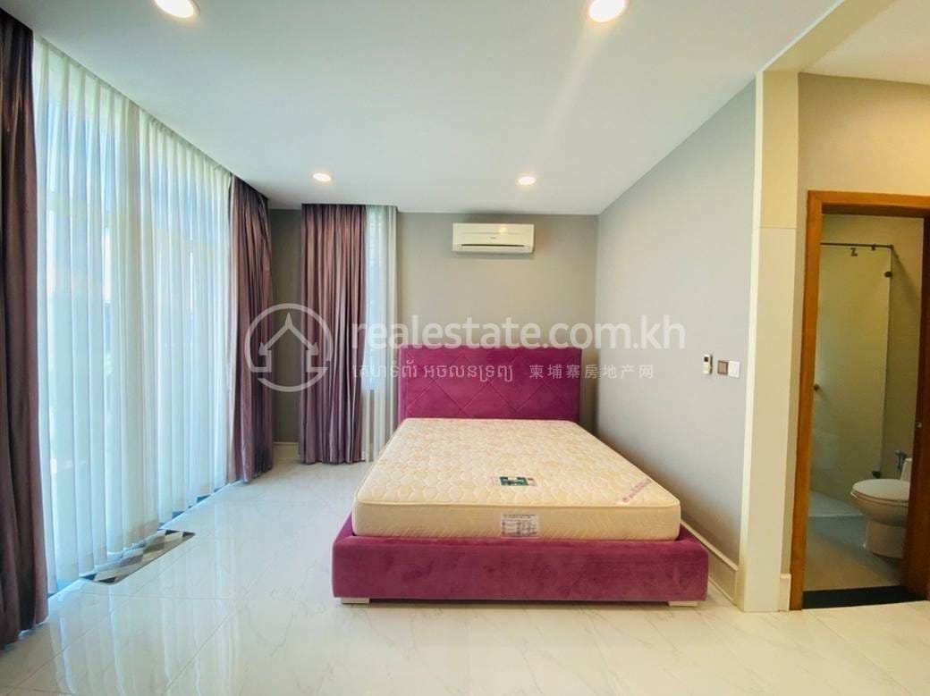 Chamkarmon别墅出租，位于Tonle BassacChamkarmon，价格$3,200