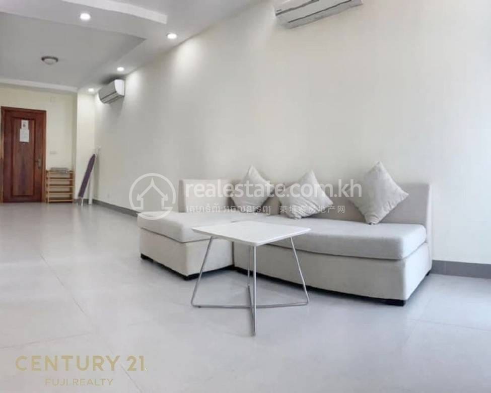 Apartment For Rent with 1 Parking Space