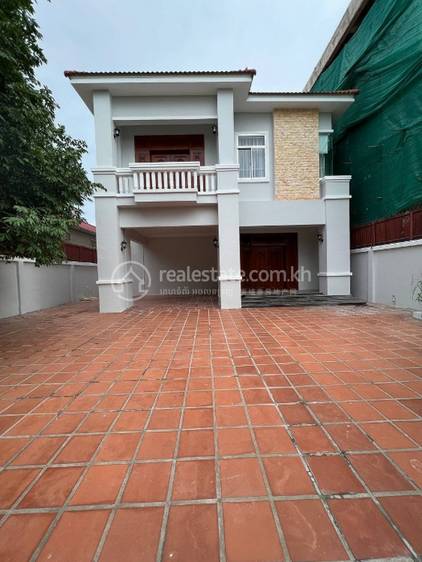 Phnom Penh Thmey Villa For Rent in Phnom Penh Thmey