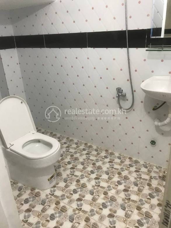 2 Bedrooms Flat House For Sale for $72,000
