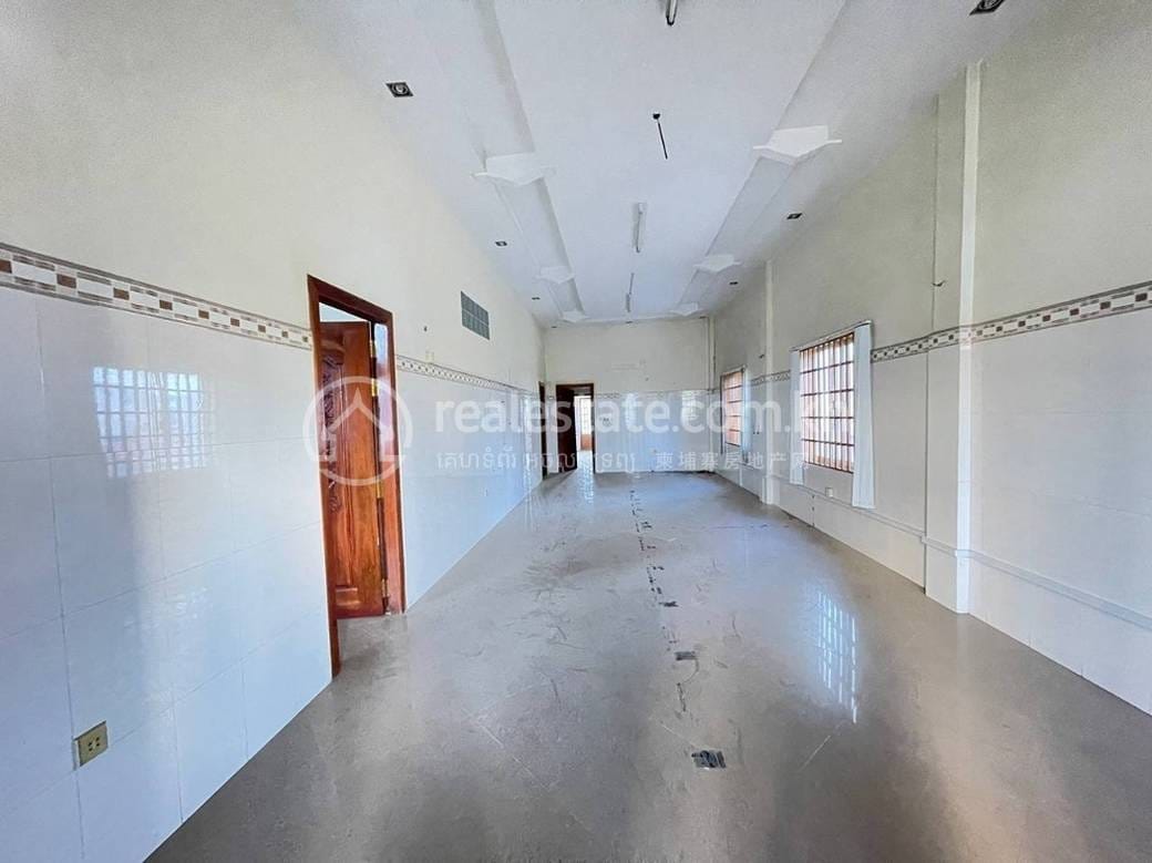 Toul Kork อาคาร สำหรับเช่า ใน Boeung Kak 1 Toul Kork $4,500