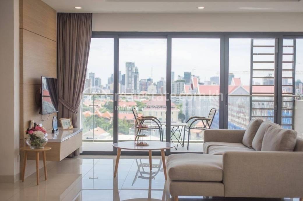 Appartement avec services À louer à Chamkarmon $2,700