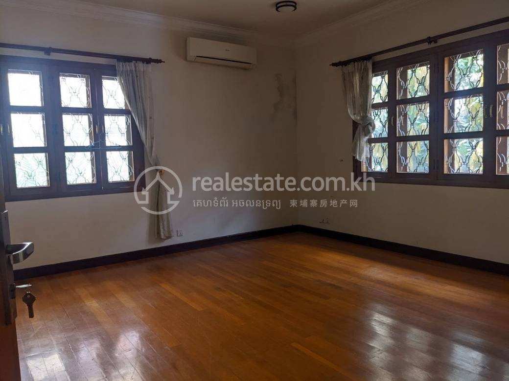 Вилла Для Аренды in Chamkarmon $8,000