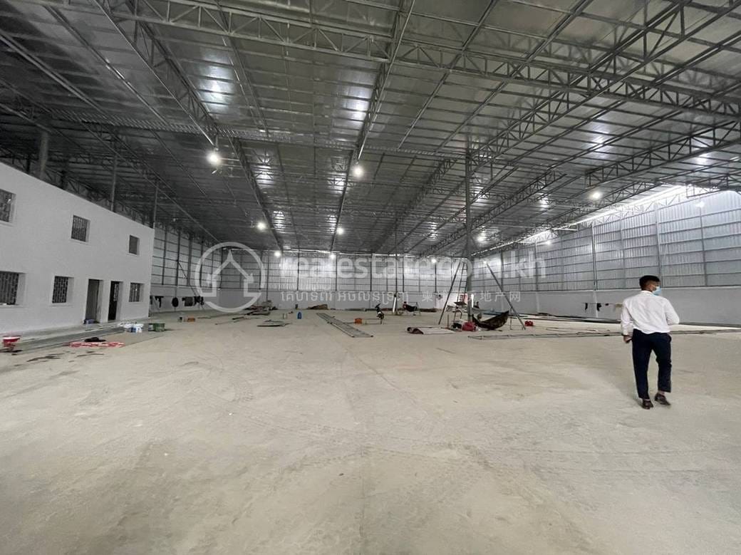 Entrepôt À louer de 1,948 m² de terrain pour $4,300