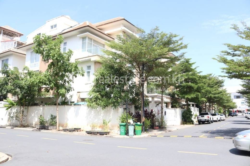 Villa Meublé À vendre