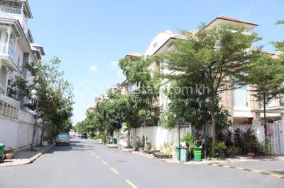    , Ou Baek K'am, Sen Sok, Phnom Penh