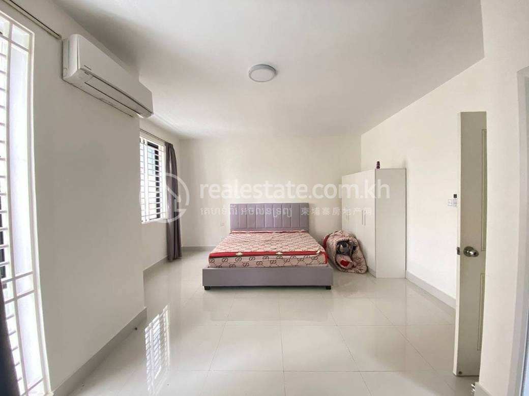 วิลล่า สำหรับเช่า ใน Chbar Ampov $1,600