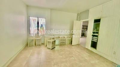 BKK 1 Shophouse For Rent in BKK 1