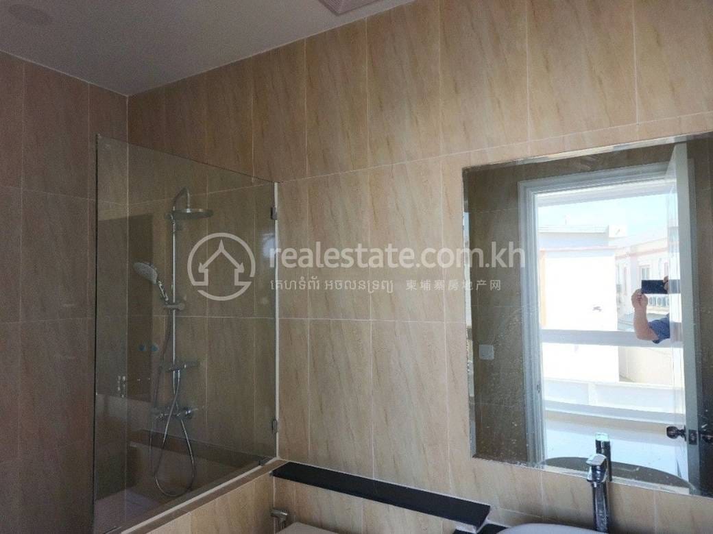 60 sqm Living Size House and lot Для Продажи in Chroy Changvar