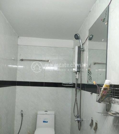 House and lot For Sale with 2 Parking Space