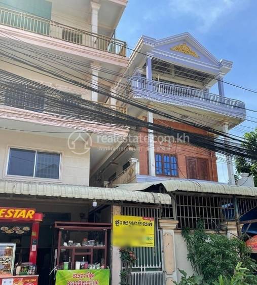 Meanchey96平方米使用面积排屋出售
