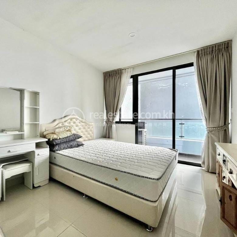 Condo For Rent in Chamkarmon $550