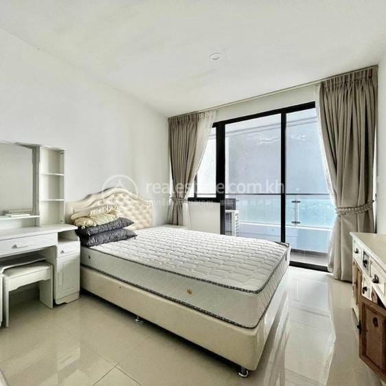 Condo For Rent in Chamkarmon $550