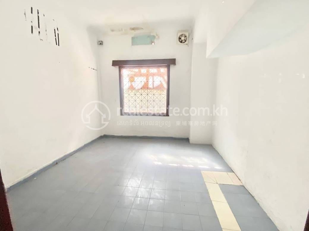 Villa For Rent in BKK 1, Boeng Keng Kang, Phnom Penh