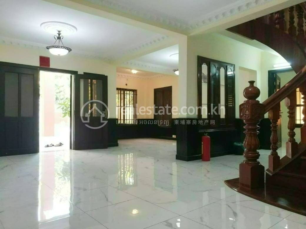 Villa For Rent with 10 Parking Space
