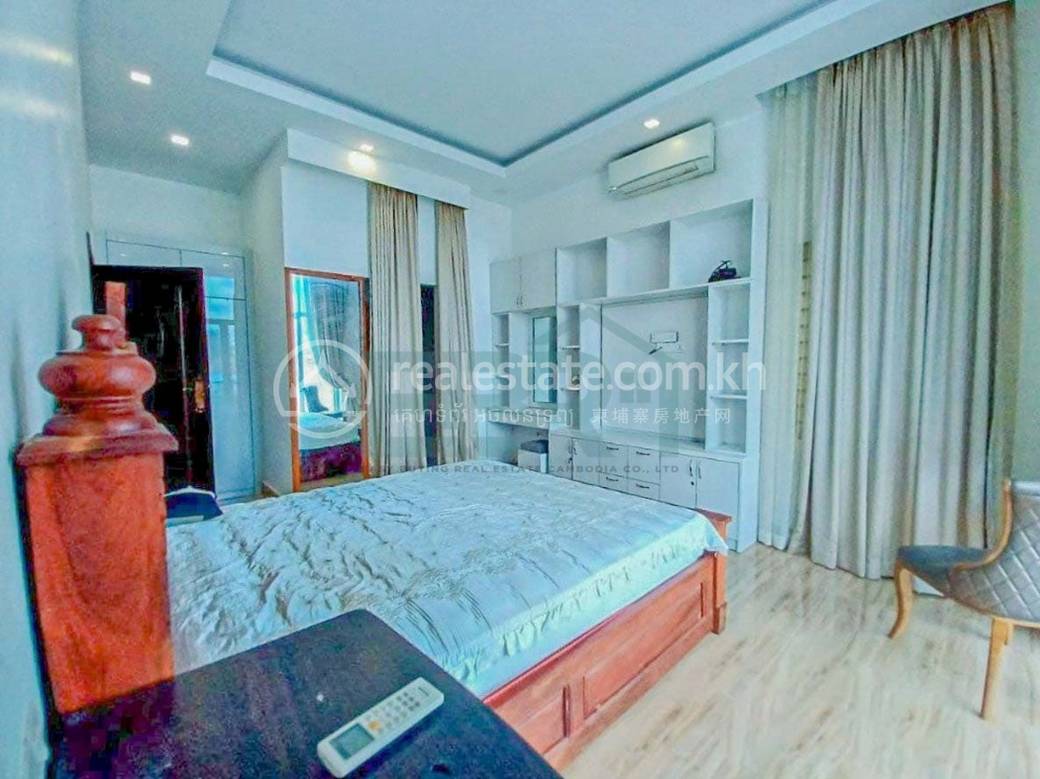带1个停车位的House and lot出租