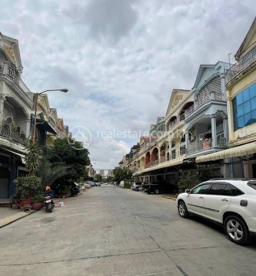 House and lot Для Продажи in Оу Бэк Кам, Сен Сок, Пномпень