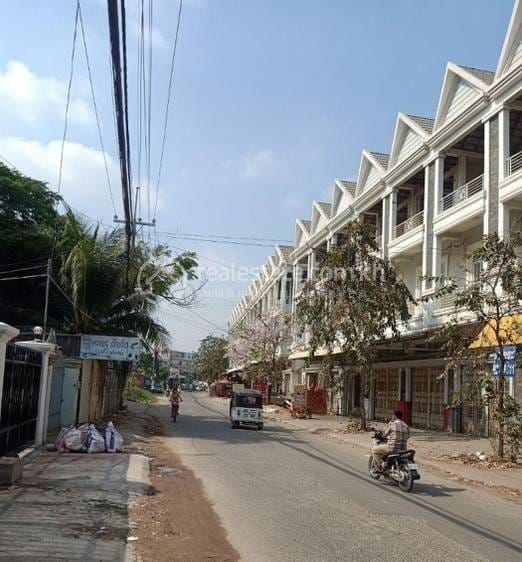 ផ្ទះល្វែង តម្លៃ $350,000