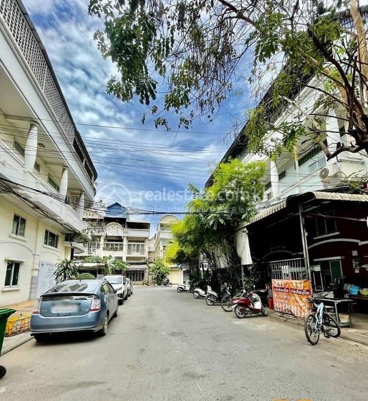 Boeng Keng Kang排屋出售，价格$330,000
