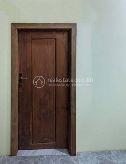 แฟลต สำหรับขาย ใน Lom, โอวแบกกอาม, แซนสก, พนมเปญ
