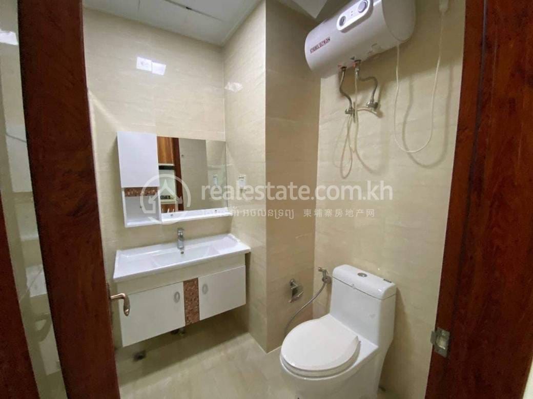 Apartment For Rent with 1 Parking Space