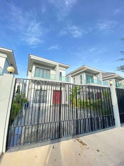 House and lot Na prodej with 2 Parking Space