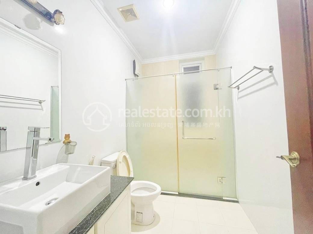 Apartment For Rent with 1 Parking Space
