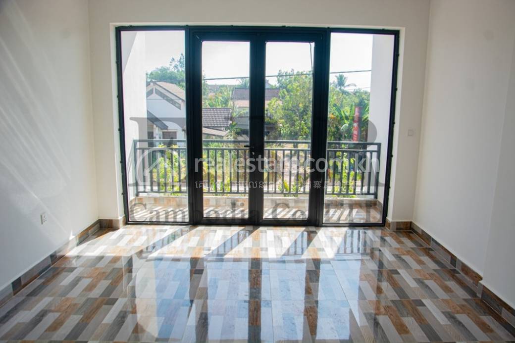 ផ្ទះល្វែង សំរាប់ជួល នៅSiem Reap តម្លៃ $450
