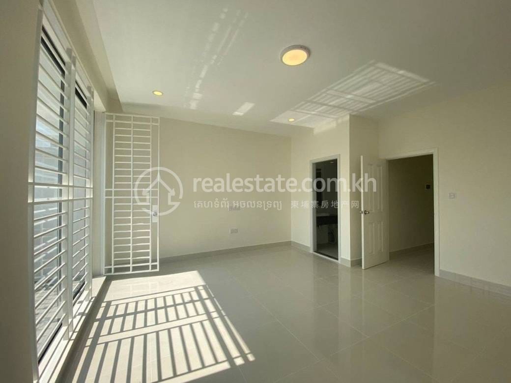House and lot សំរាប់លក់ ទំហំផ្ទះ 60 ម៉ែត្រការ៉េ នៅToul Kork