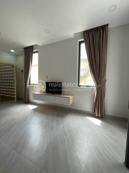 Apartment For Rent in Chamkarmon $300
