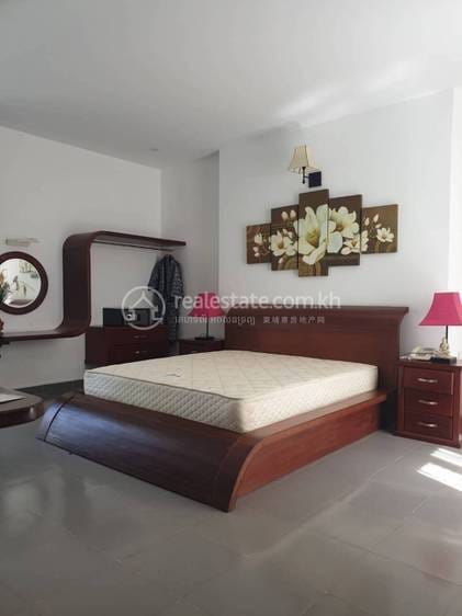 Villa For Rent with 5 Parking Space
