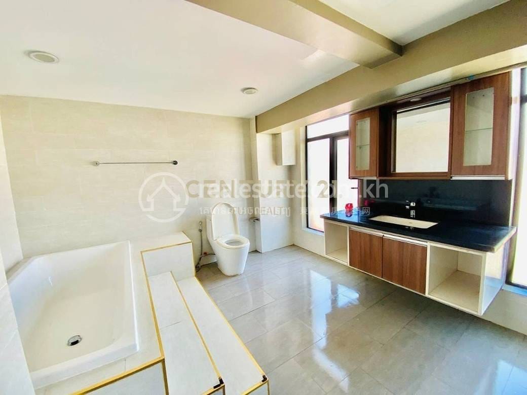 Apartment For Rent in Chamkarmon $2,500