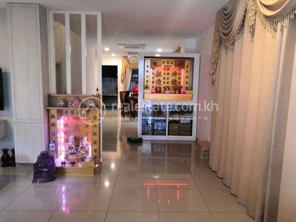 House and lot À vendre de 72 m² habitables à Russey Keo