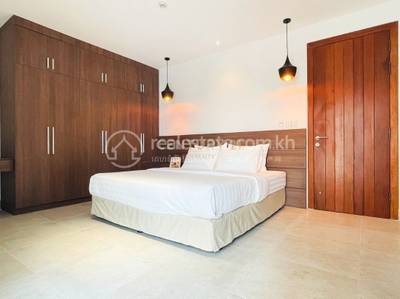 3 Bedrooms Apartment For Rent for $2,000
