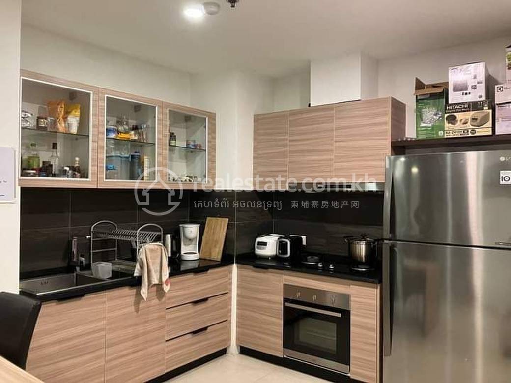$900 Condo