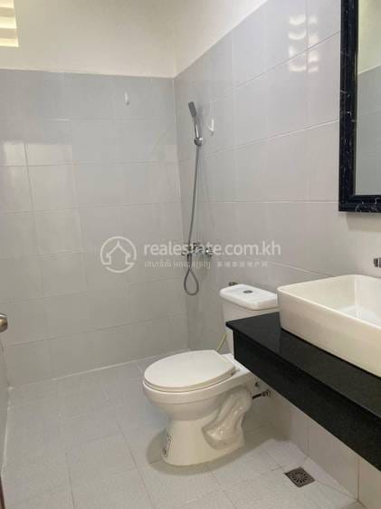Apartment For Rent in Tonle Bassac, Chamkarmon, Phnom Penh