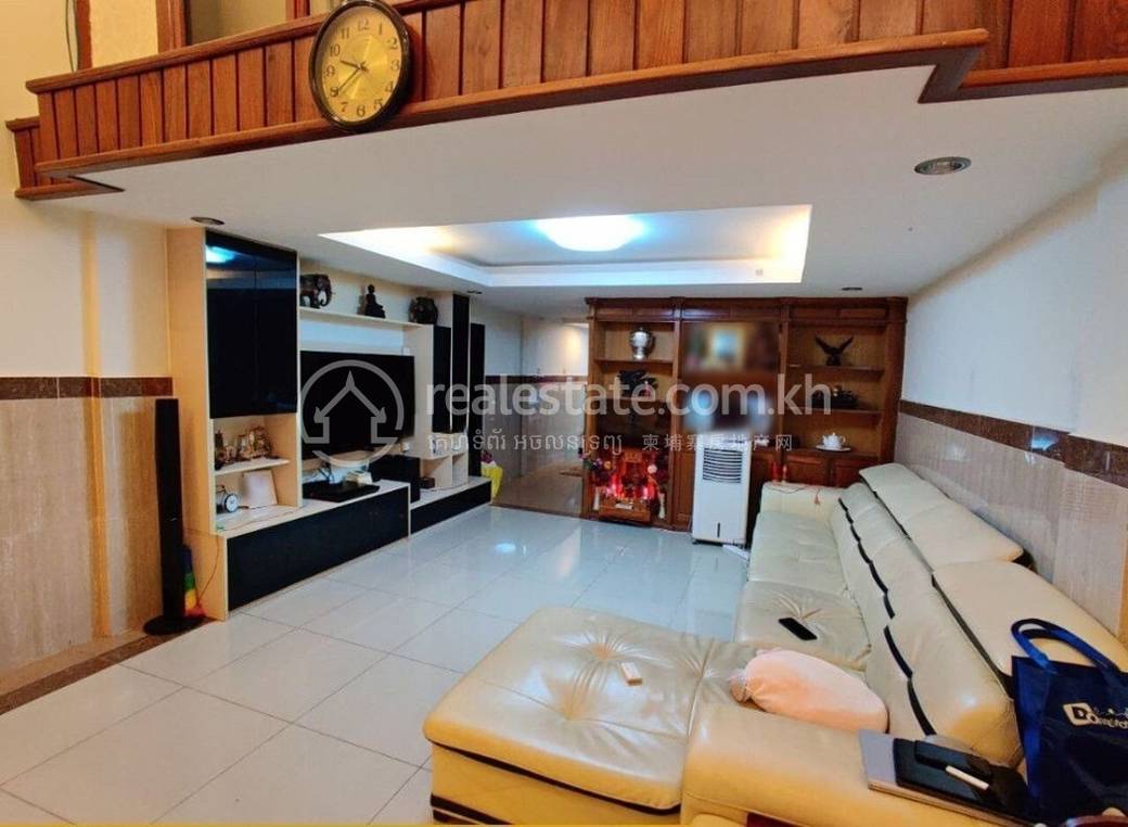 House and lot សំរាប់លក់ មានកន្លែងចតរថយន្ត 1