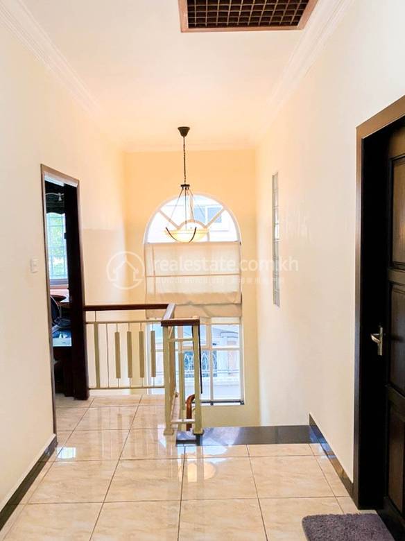 Vila Na prodej in Norodom Blvd 41 Preah, Tonle Bassac, Chamkarmon, Phnom Penh