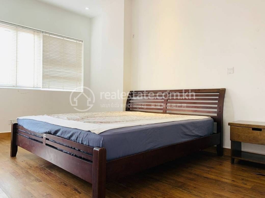 Condo For Rent with 1 Parking Space