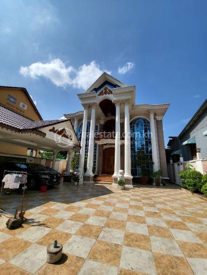 679 sqm Living Size Вилла Для Аренды in Chamkarmon