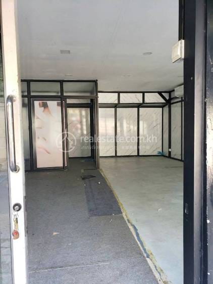 BKK 1 Shophouse For Rent in BKK 1