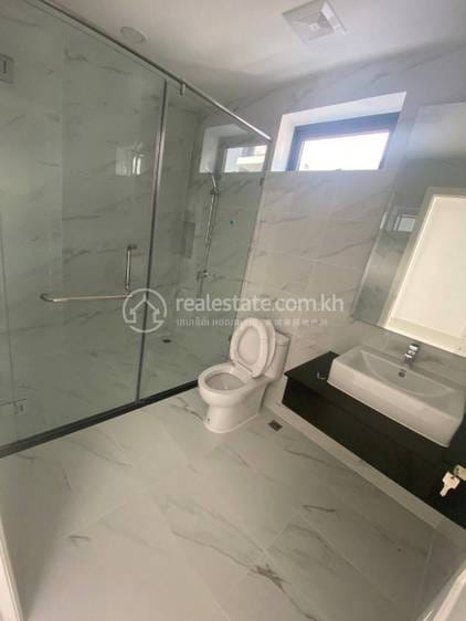 6卧室别墅For Sale & Rent，价格$2,700,000
