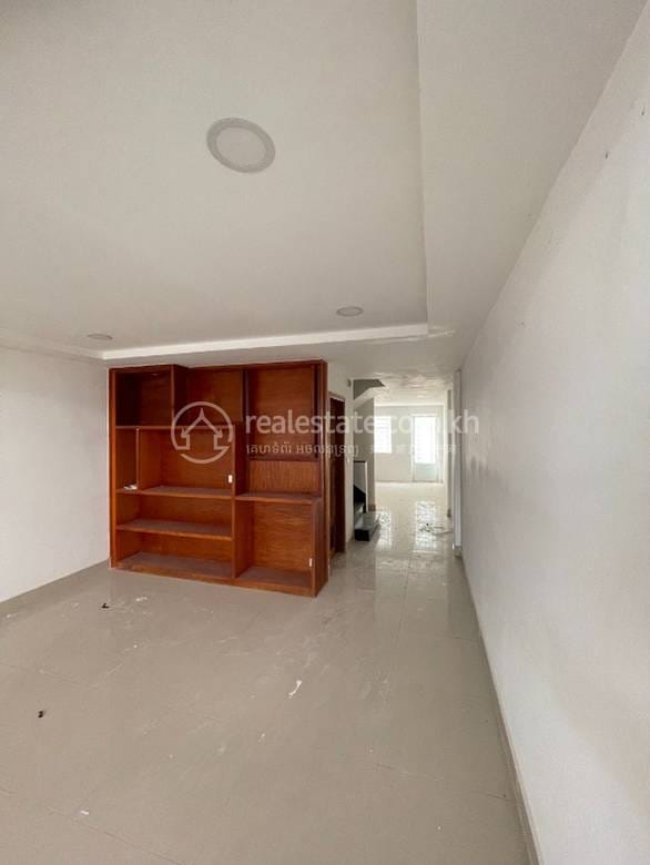 Prey Sa Flat House For Sale in Prey Sa